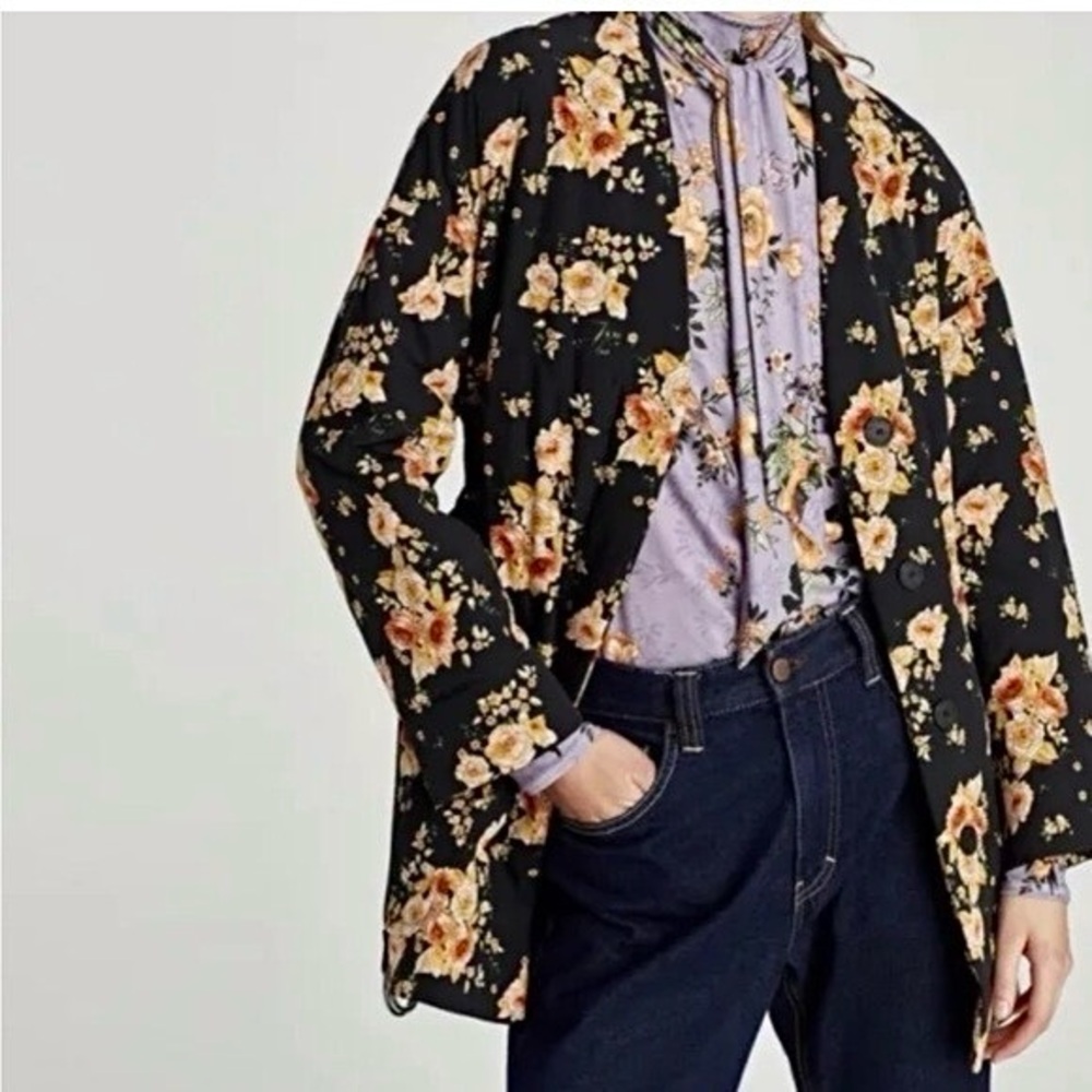 ZARA | Black Quilted Peach & Cream Floral filled Jacket - Picture 7 of 16